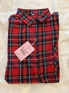 Women’s Red Plaid button up long sleeve shirt.